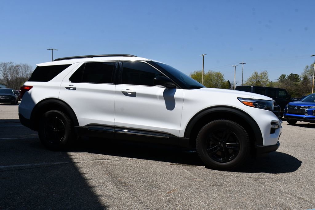 Used 2021 Ford Explorer XLT w/ Equipment Group 202A AWD/4WD image 8