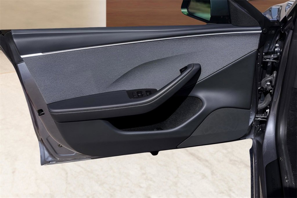 Used 2024 Tesla Model 3 Standard Range image 21