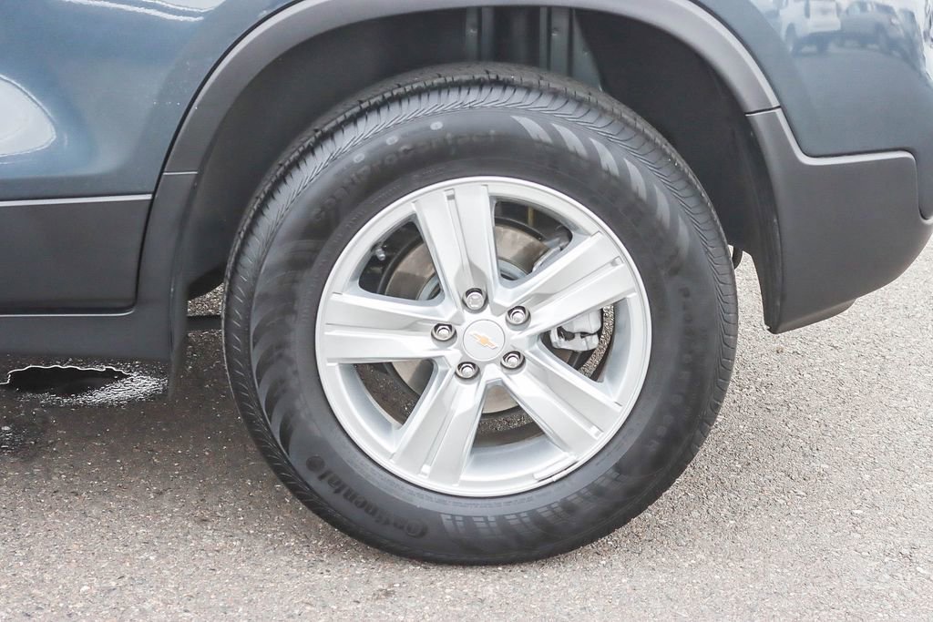 Used 2022 Chevrolet Trax LT w/ LT Convenience Package image 15