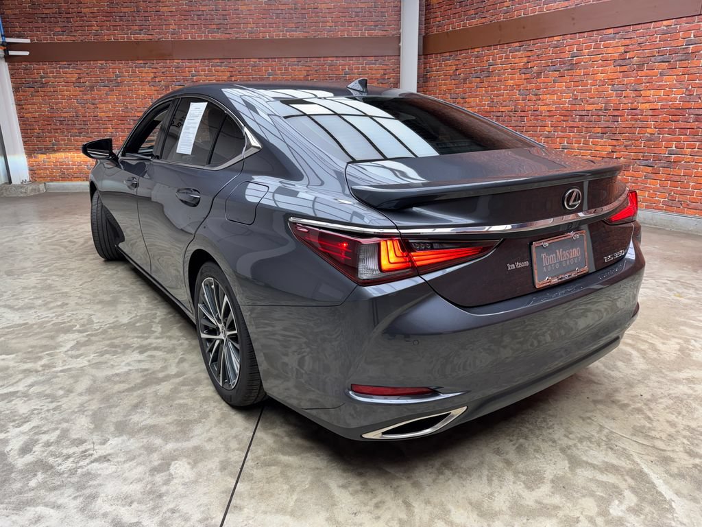 Used 2023 Lexus ES 350 w/ Premium Package FWD video 2