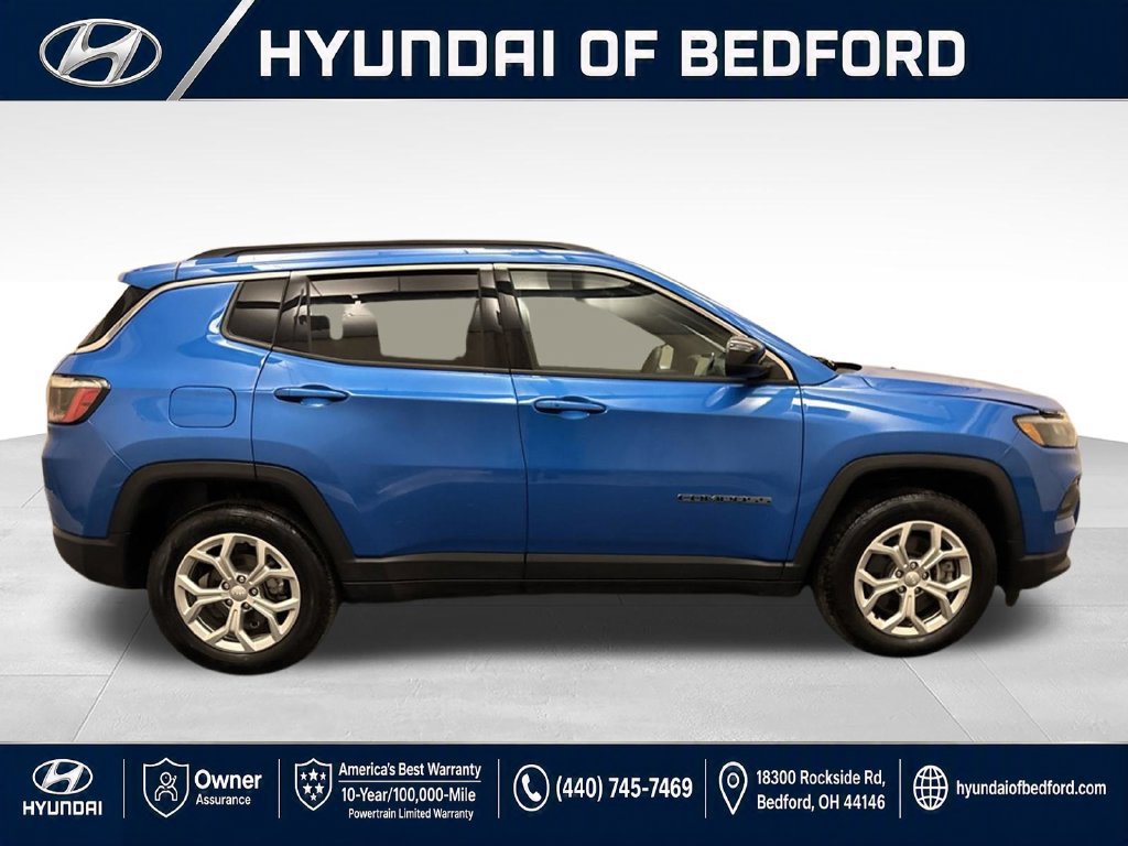 Used 2024 Jeep Compass Latitude AWD/4WD image 4