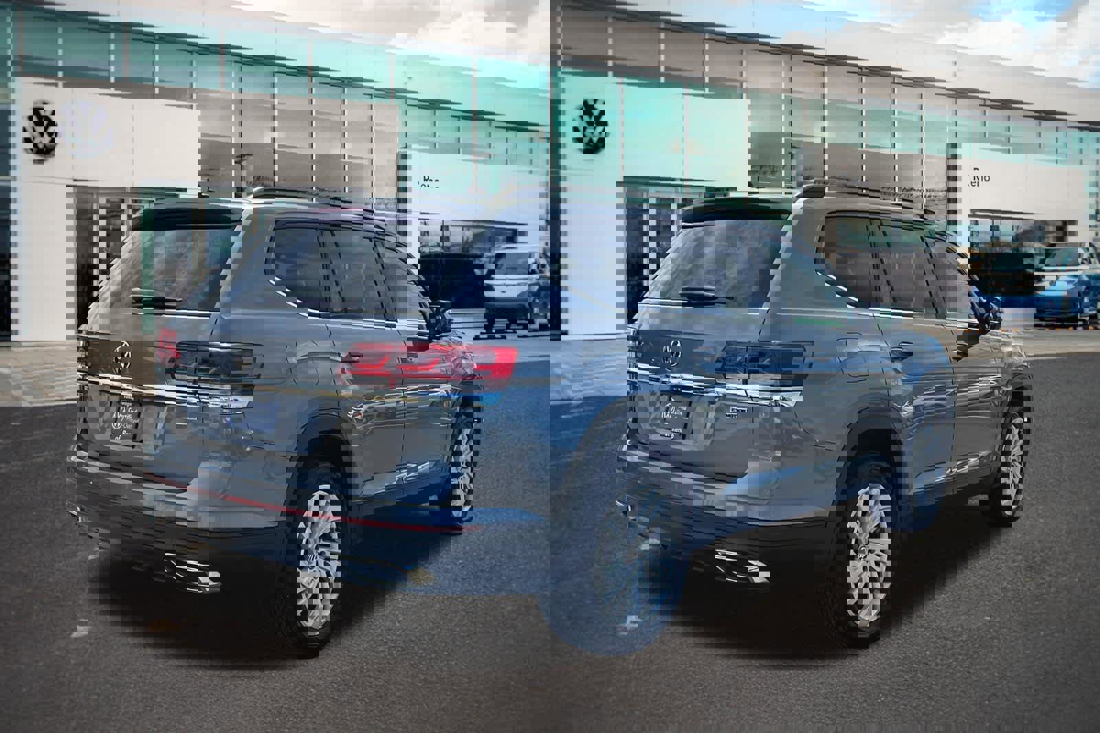 Certified 2021 Volkswagen Atlas SE image 5