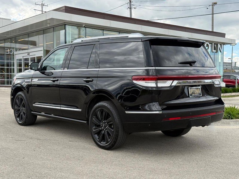 Used 2023 Lincoln Navigator Reserve w/ Monochromatic Package AWD/4WD image 8