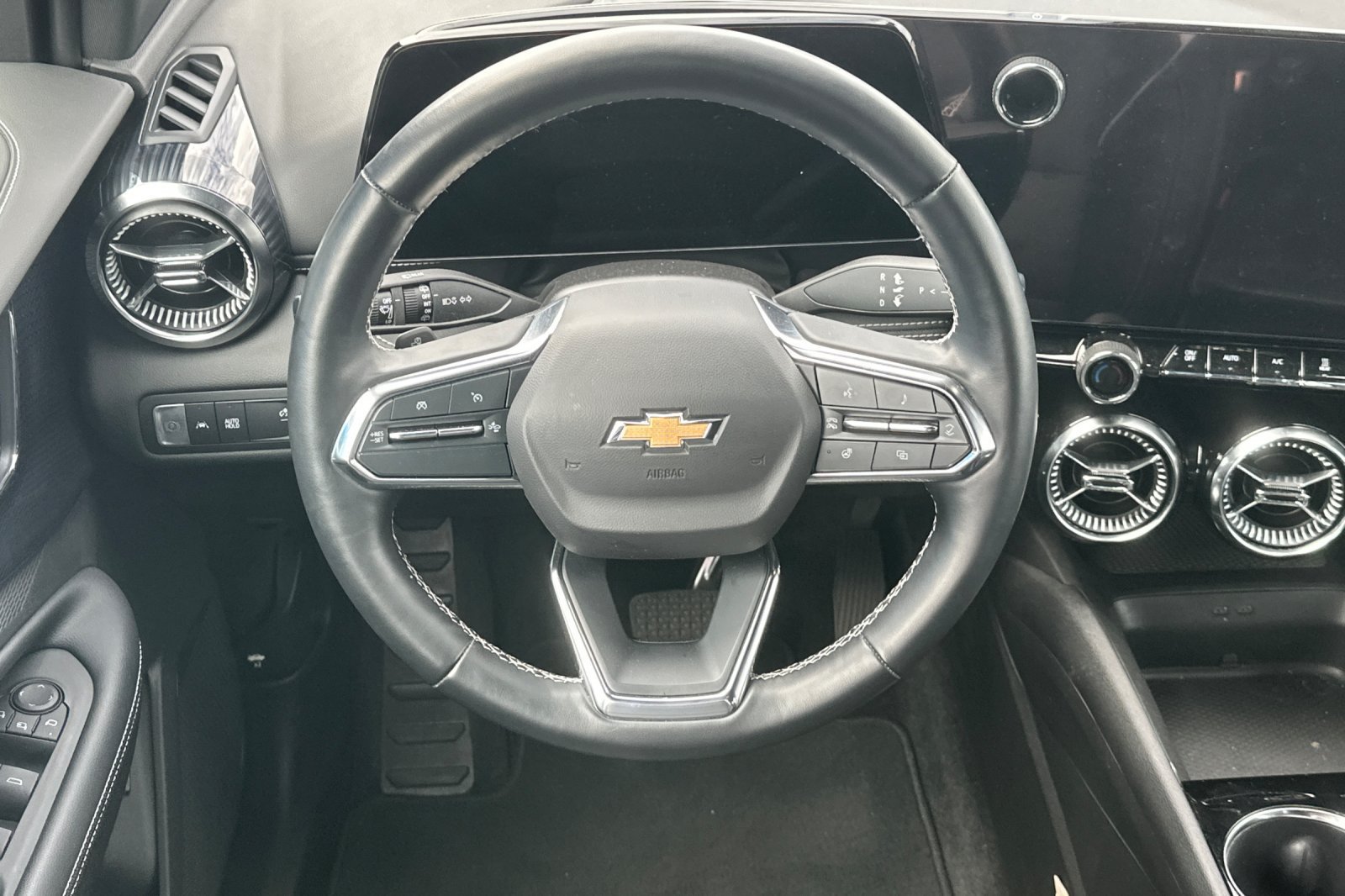 Used 2024 Chevrolet Blazer EV LT AWD/4WD image 17