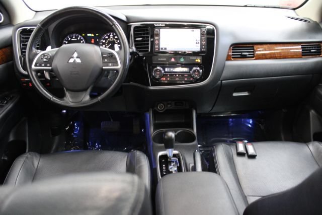 Used 2014 Mitsubishi Outlander GT AWD/4WD image 2