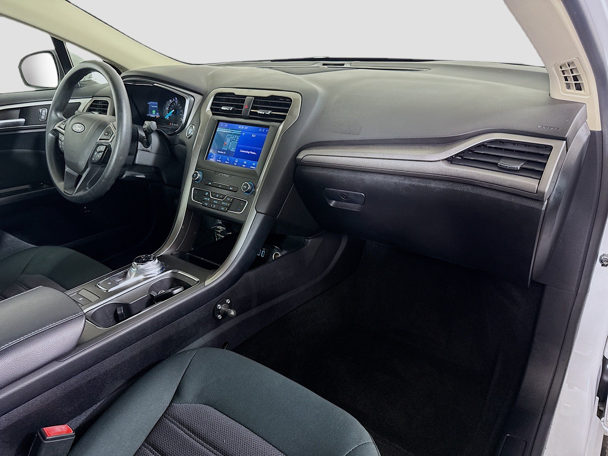 Used 2020 Ford Fusion SE FWD image 30