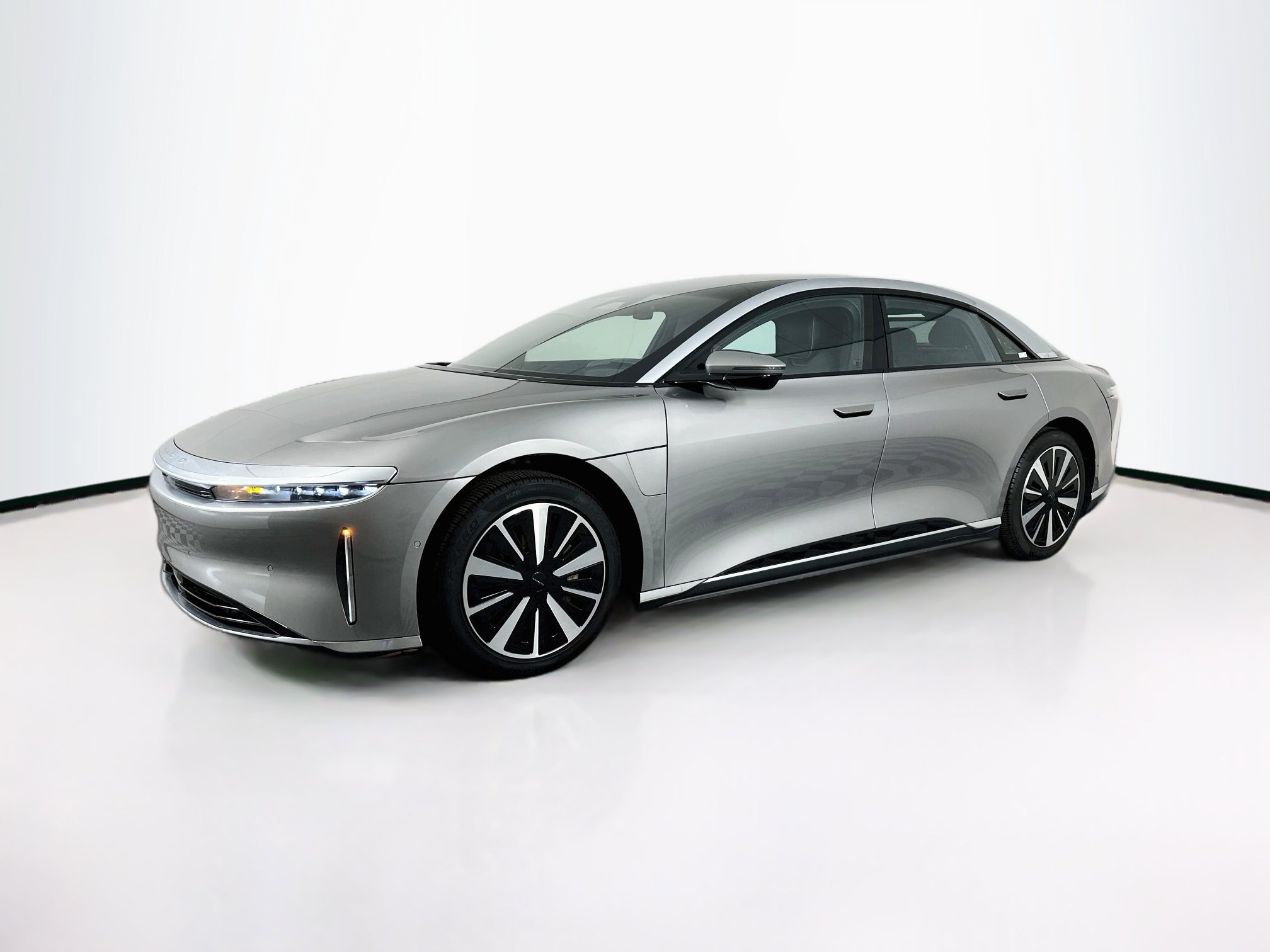 Used 2024 Lucid Air Touring AWD/4WD image 3