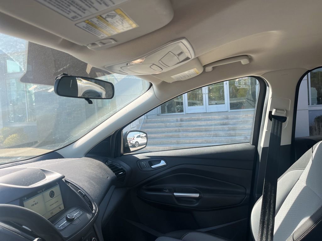 Used 2019 Ford Escape SE image 11