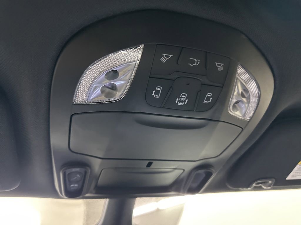 New 2026 Chrysler Pacifica Limited image 40