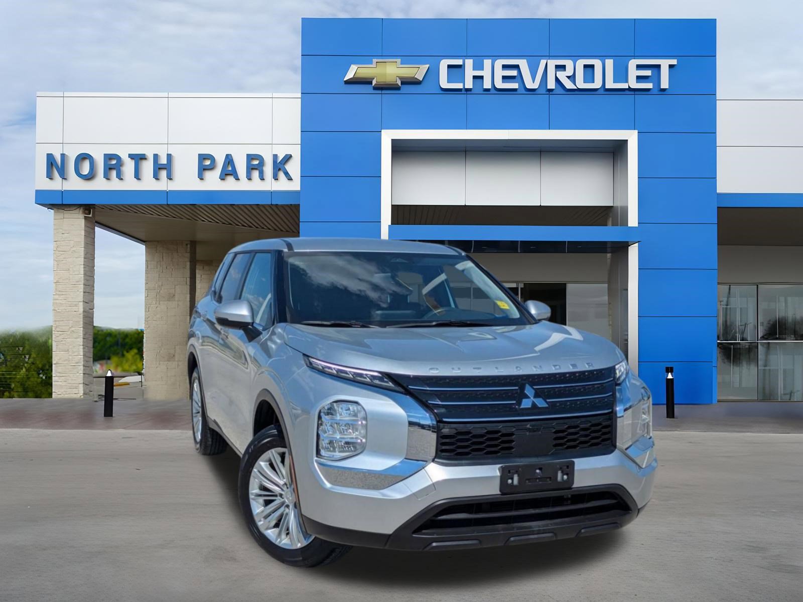 Used 2024 Mitsubishi Outlander ES