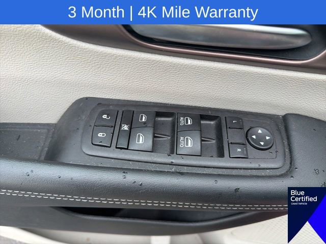 Used 2023 Chrysler Voyager LX FWD image 24