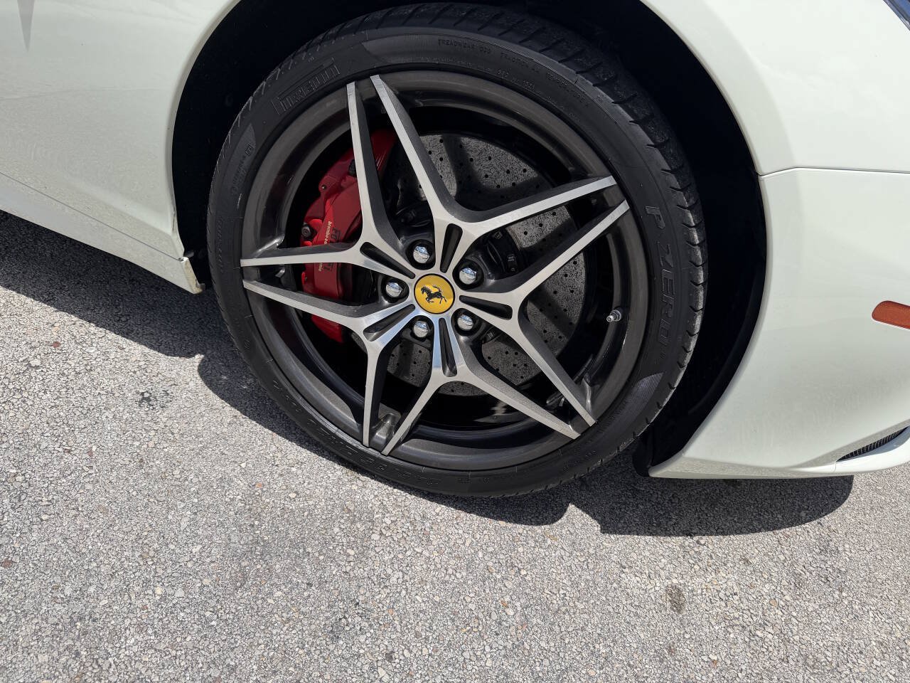 Used 2015 Ferrari California T RWD image 20