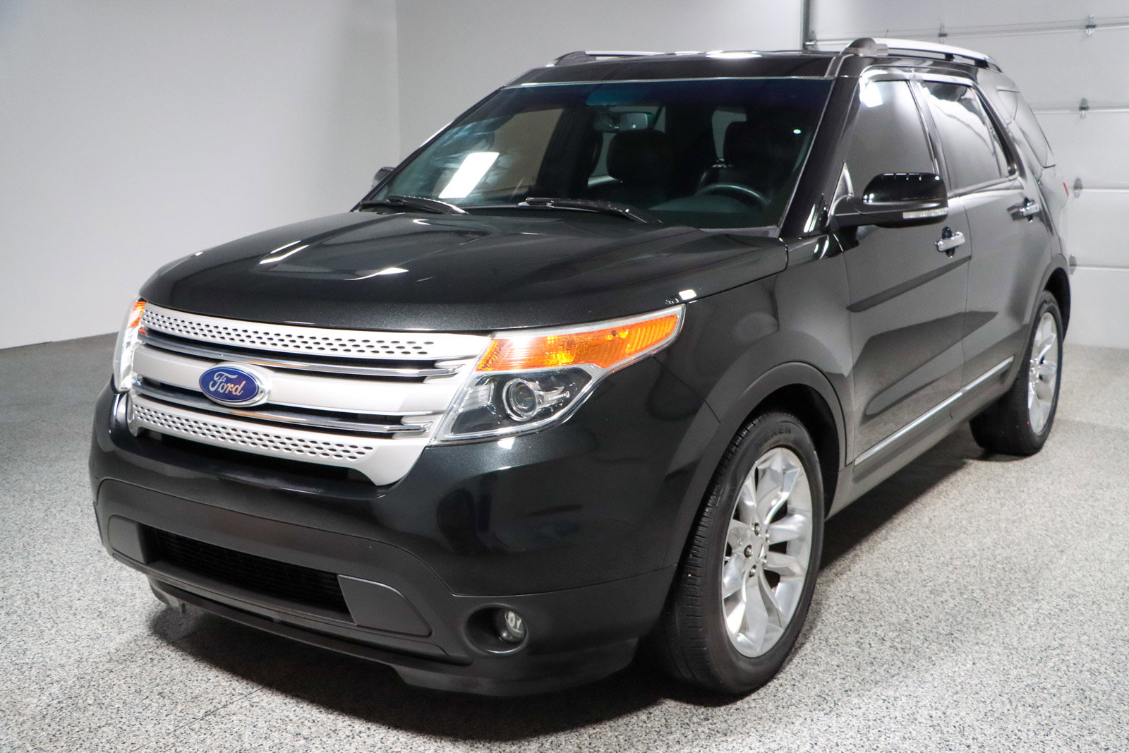 Used 2014 Ford Explorer XLT w/ Equipment Group 202A image 33