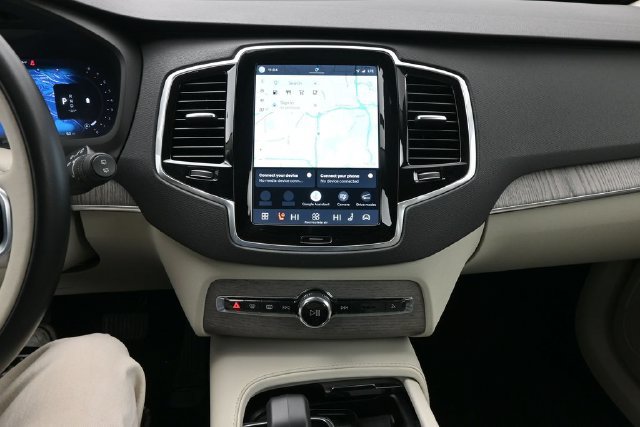 Used 2024 Volvo XC90 B6 Plus w/ Protection Package Premier AWD/4WD image 13