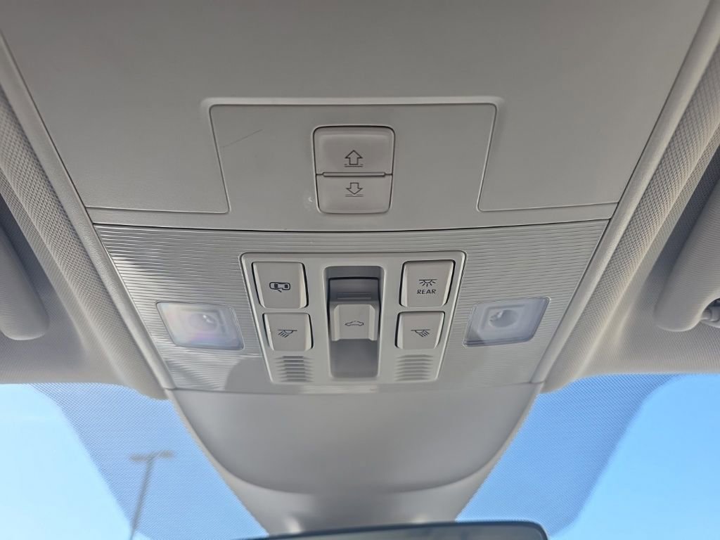 Used 2024 Volkswagen Taos SE image 31