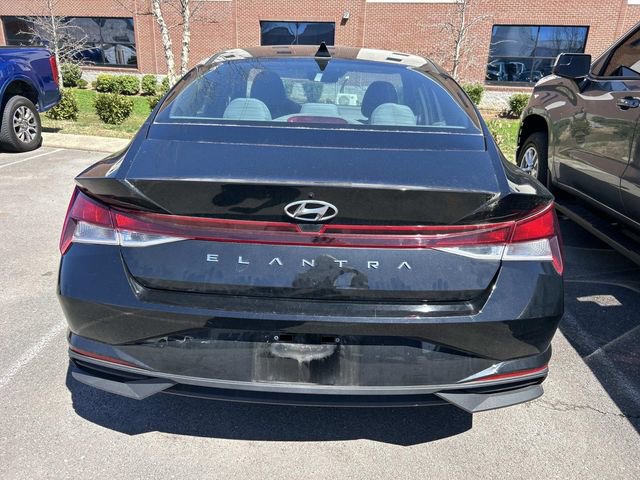 Used 2023 Hyundai Elantra SE image 5