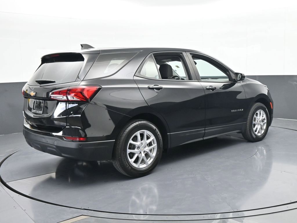 Used 2023 Chevrolet Equinox LS w/ Driver Confidence II Package image 6