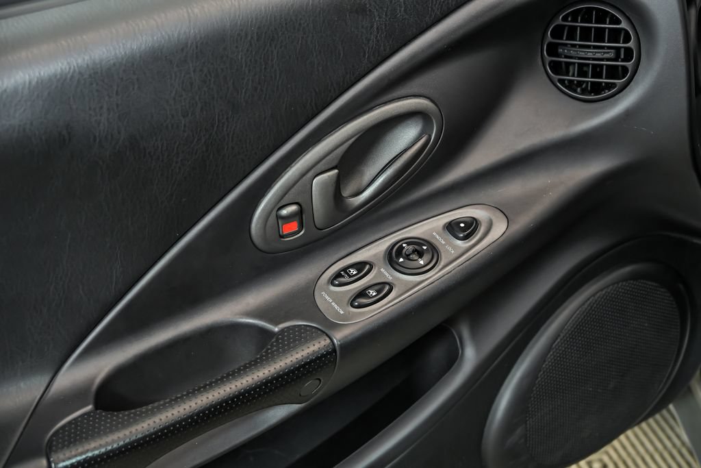 Used 2001 Hyundai Tiburon FWD image 10