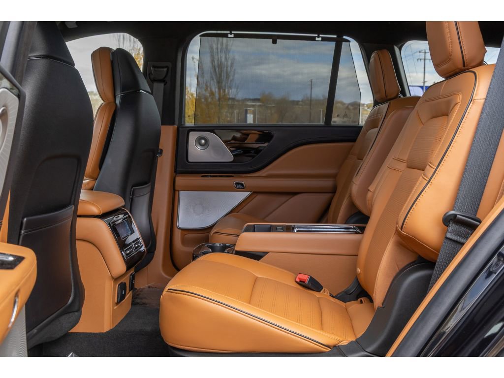 Used 2022 Lincoln Aviator Black Label w/ Dynamic Handling Package image 13
