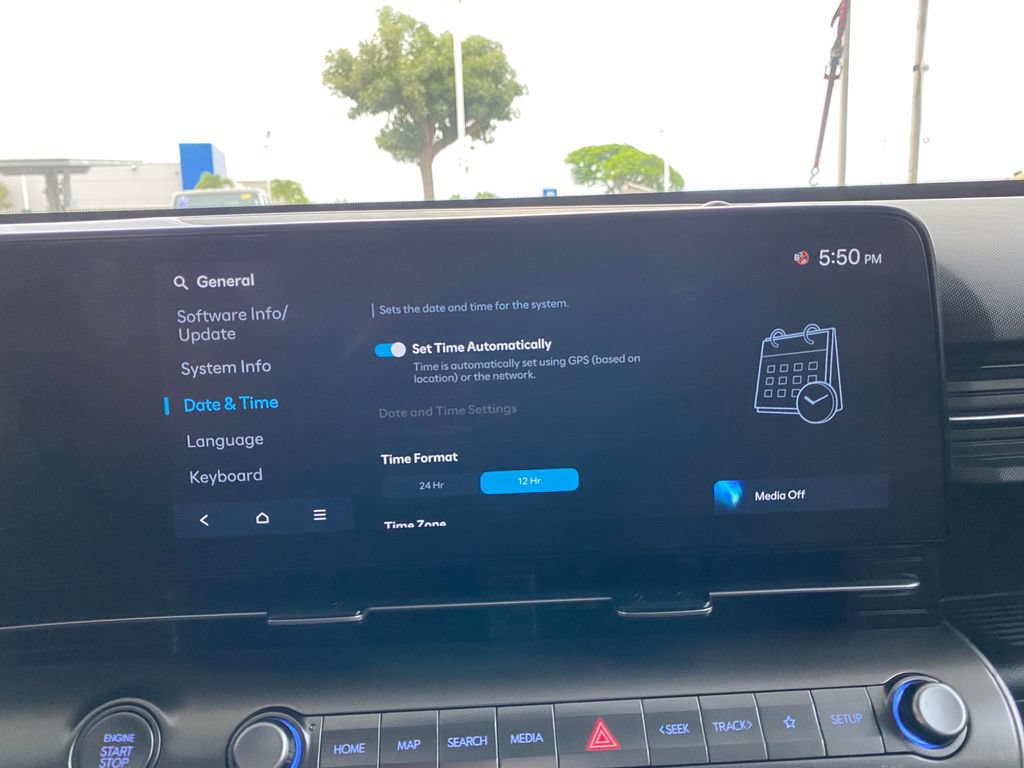 Used 2025 Hyundai Kona SEL FWD image 34