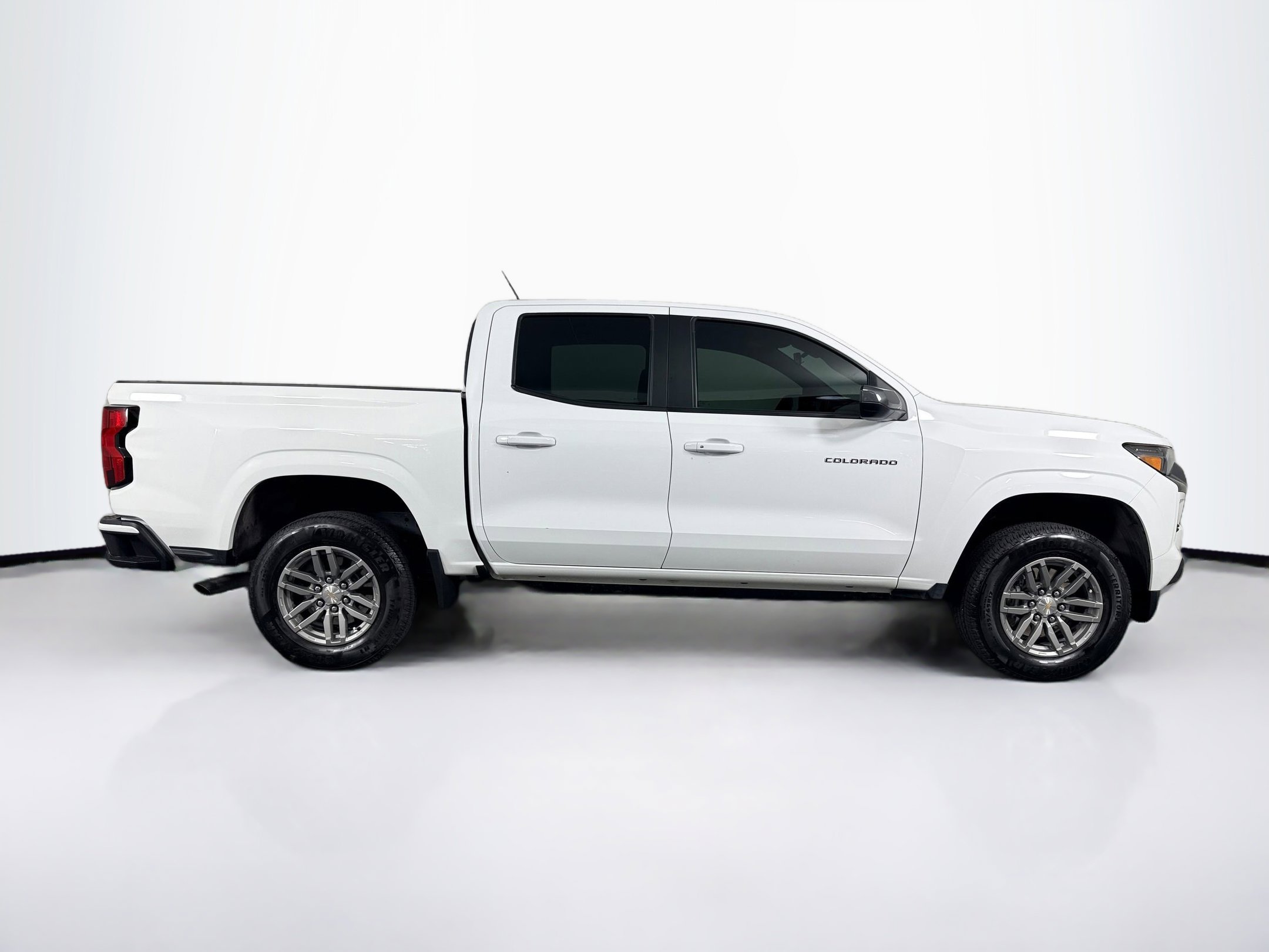 Used 2024 Chevrolet Colorado LT w/ LT Convenience Package image 10