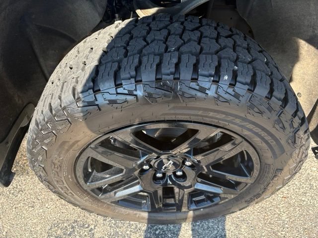 Used 2023 Chevrolet Silverado 1500 LT Trail Boss AWD/4WD image 21