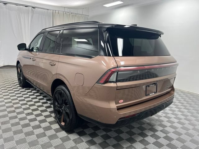 Certified 2025 Lincoln Navigator Black Label AWD/4WD image 6