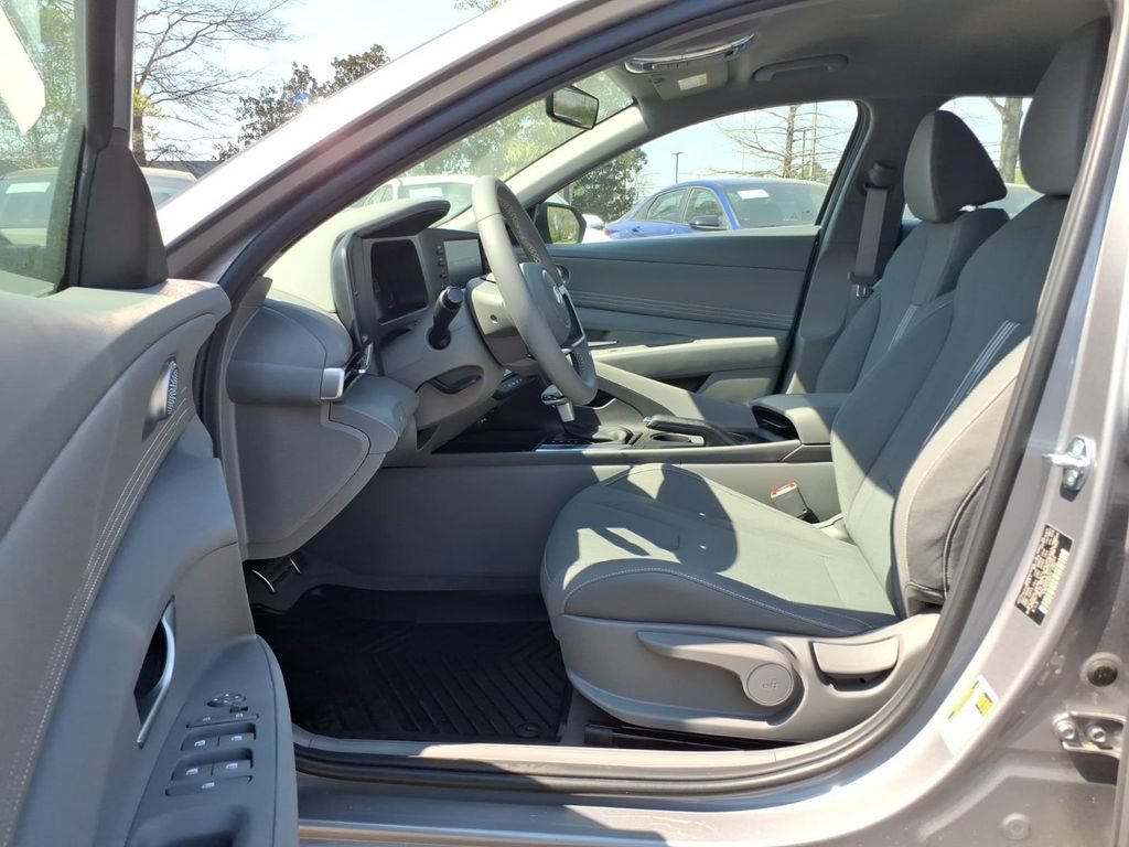 New 2026 Hyundai Elantra Sport FWD image 15