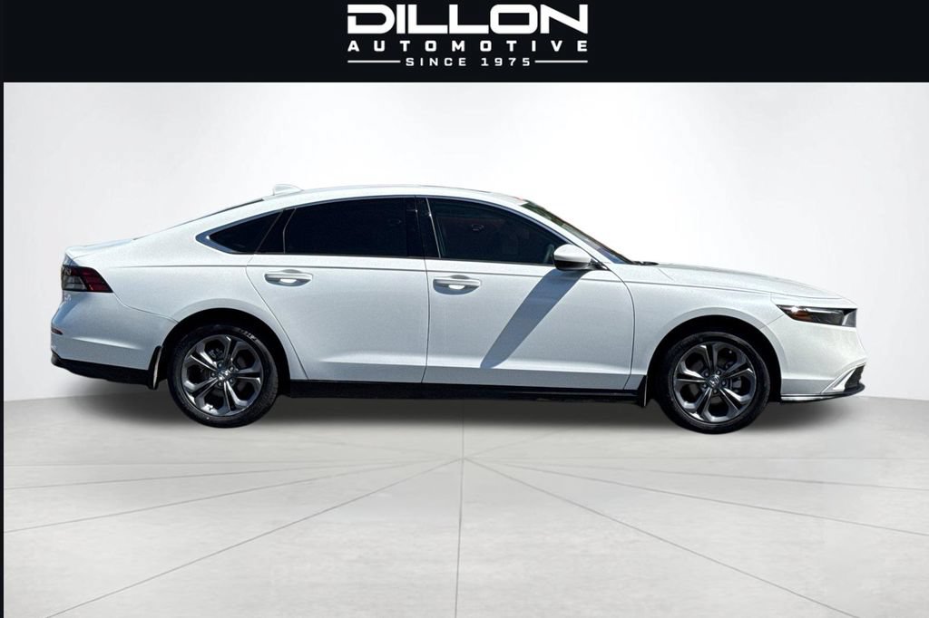 Used 2023 Honda Accord EX image 3