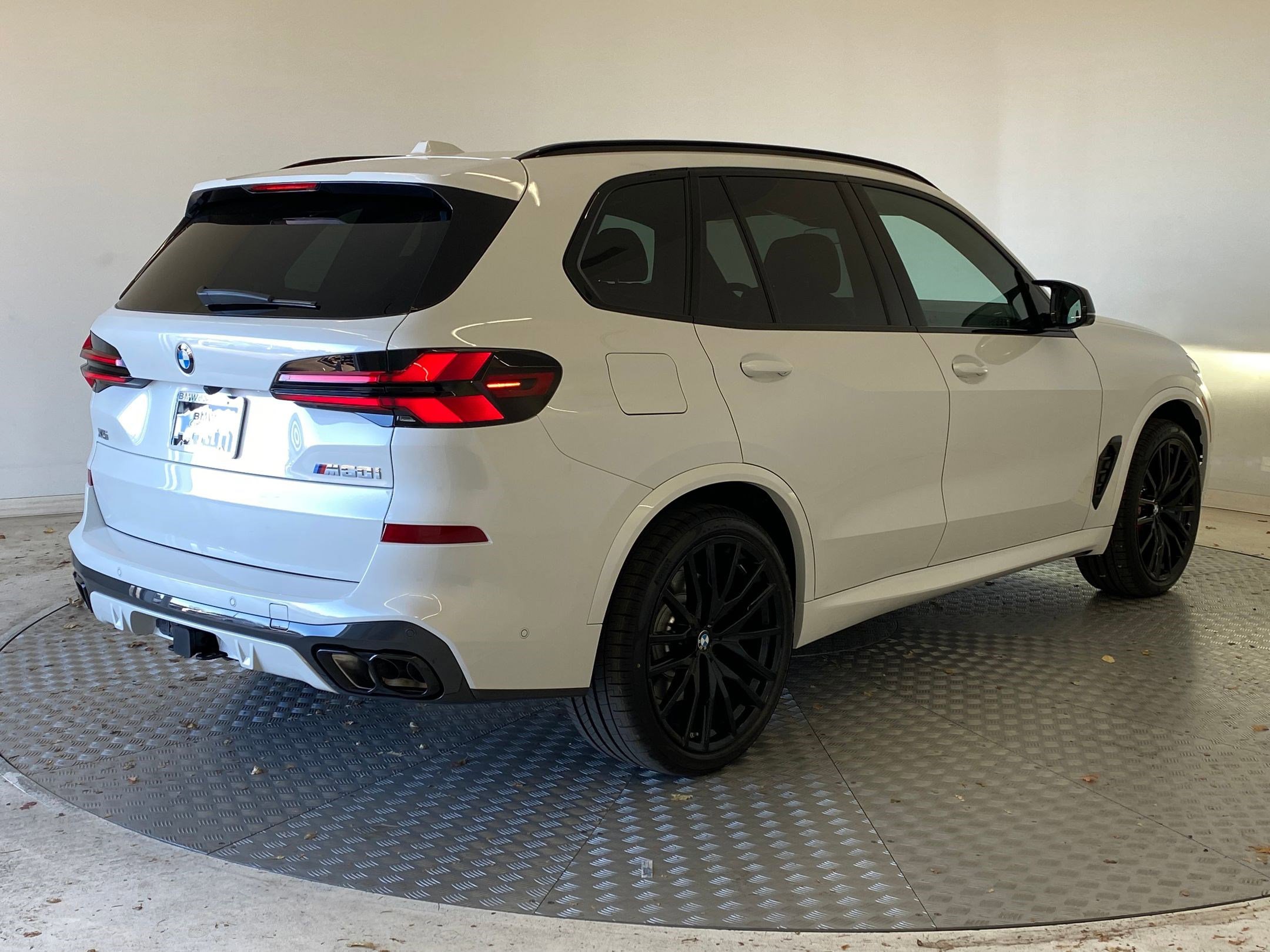 New 2026 BMW X5 M60i image 8