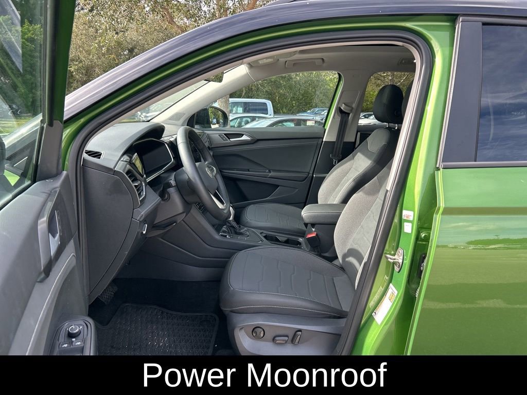 Certified 2025 Volkswagen Taos SE image 15