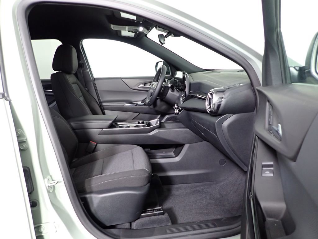 Used 2026 Chevrolet Equinox LT image 32