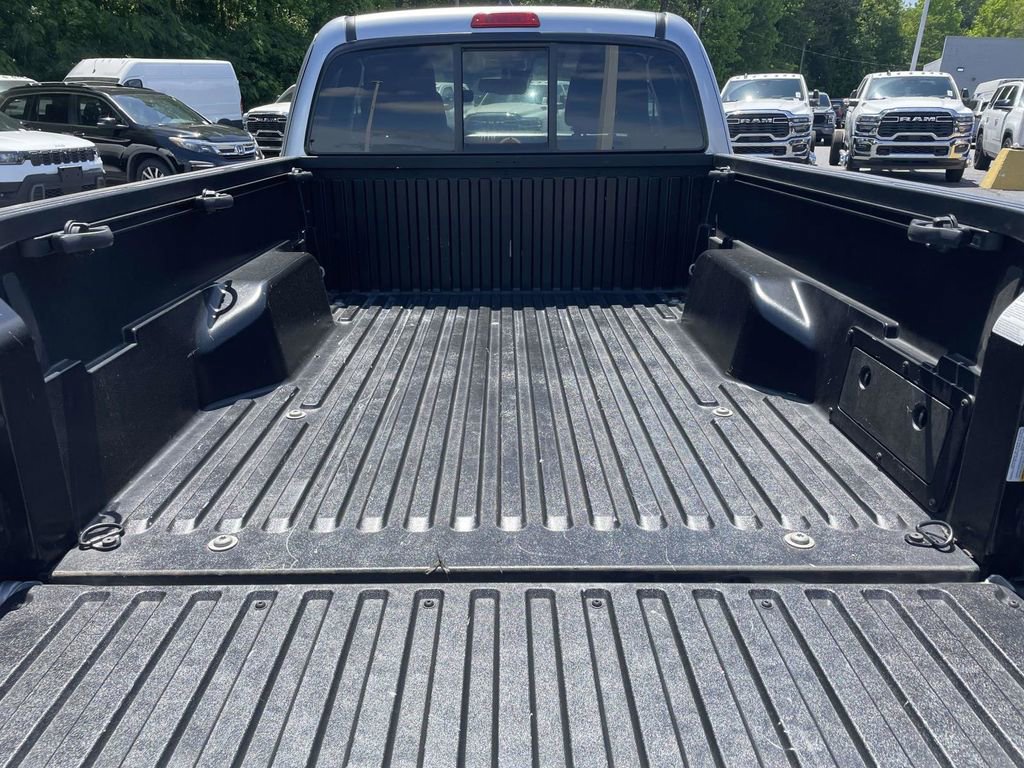 Used 2022 Toyota Tacoma SR5 w/ Technology Package RWD image 37
