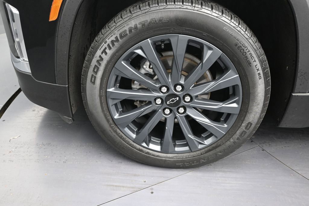 Used 2023 Chevrolet Traverse RS FWD image 9