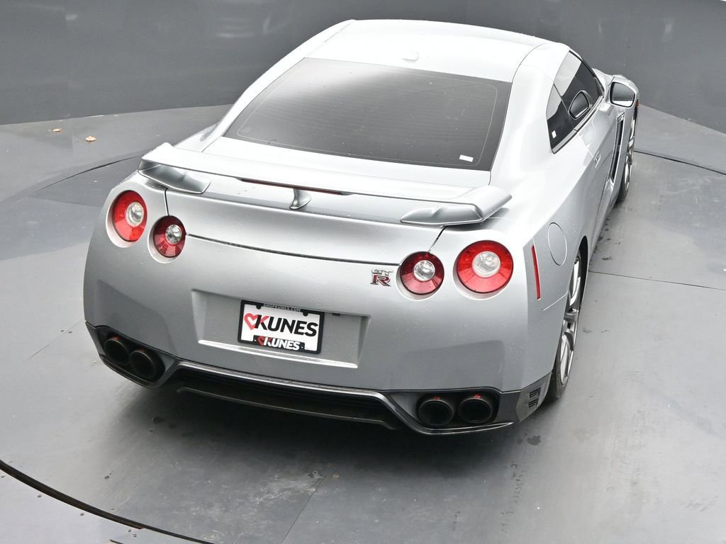 Used 2012 Nissan GT-R Premium image 41