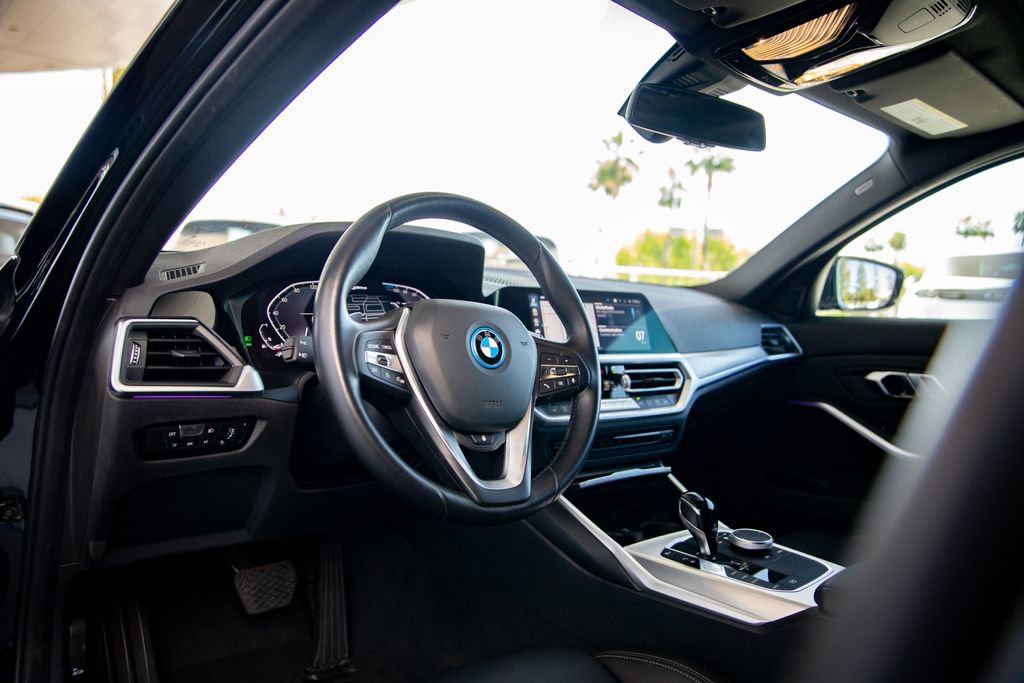 Used 2022 BMW 330e w/ Premium Package image 8