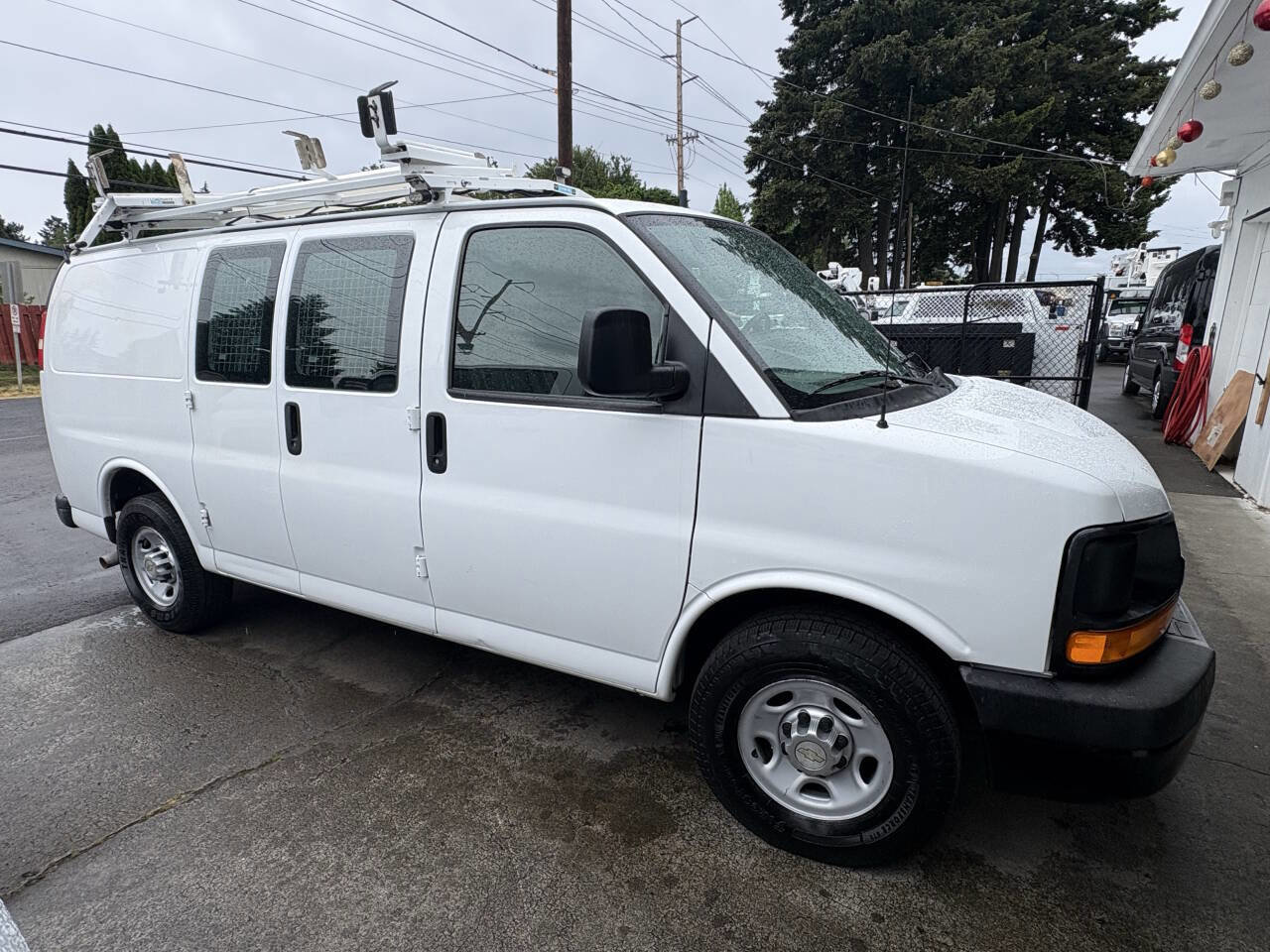 Used 2013 Chevrolet Express 2500 RWD image 9