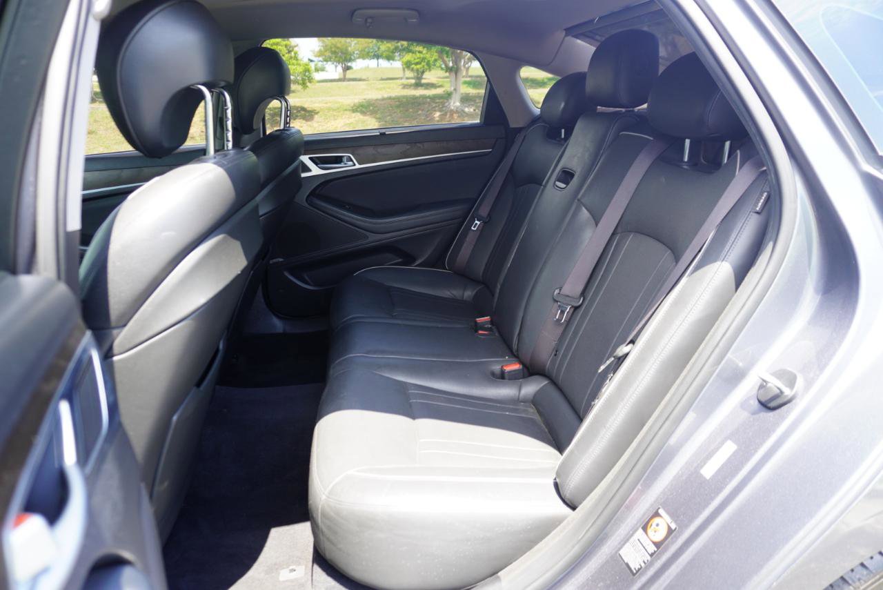 Used 2015 Hyundai Genesis 5.0 RWD image 27