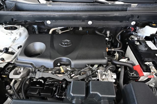 Used 2022 Toyota RAV4 XLE AWD/4WD image 31