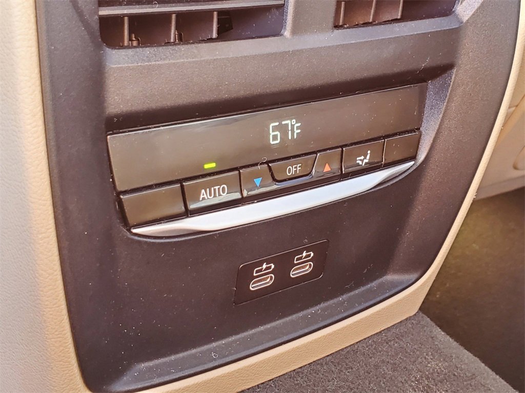 Used 2021 BMW 330i 330i w/ Driving Assistance Package image 11