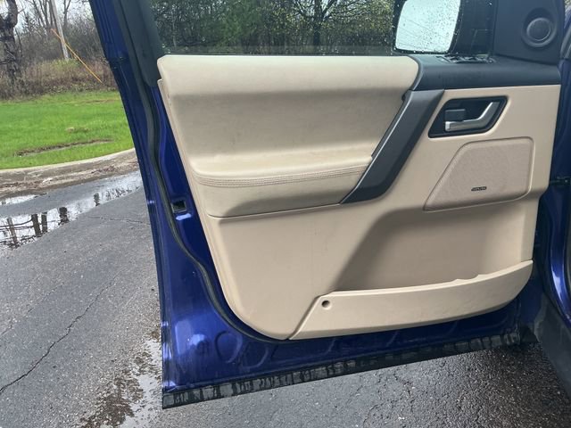Used 2010 Land Rover LR2 HSE image 10