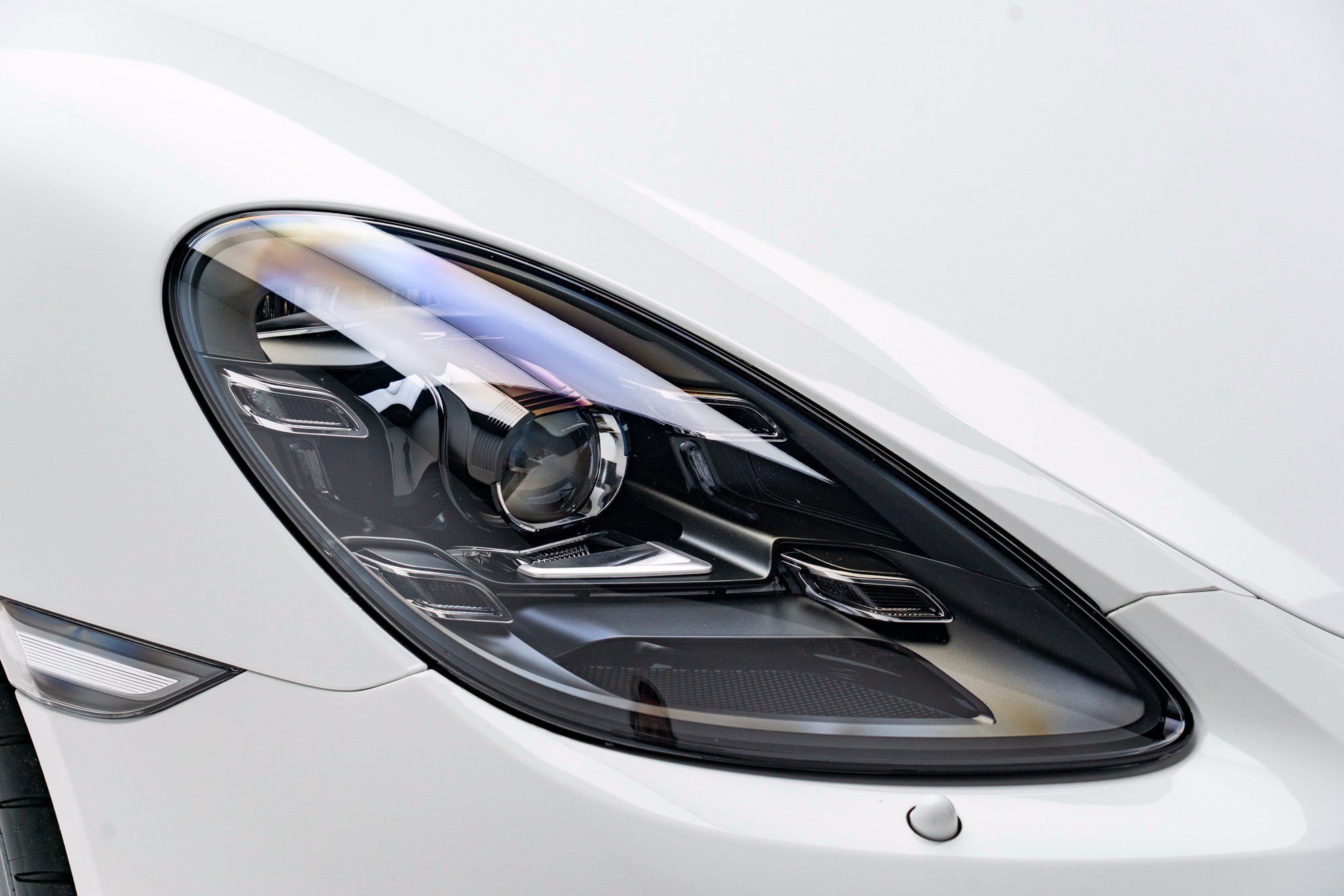 Used 2020 Porsche 718 Boxster Spyder RWD image 57