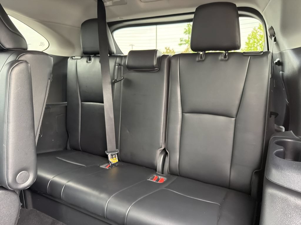 Used 2022 Toyota Highlander XLE FWD image 14