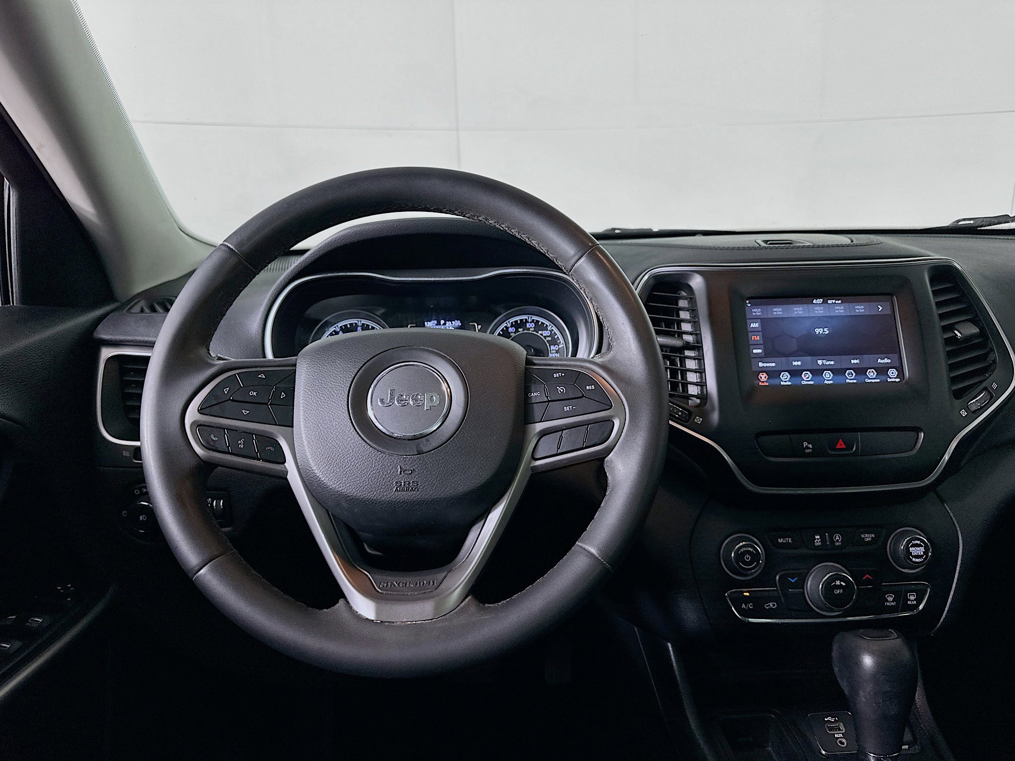 Used 2020 Jeep Cherokee Latitude Plus FWD image 17