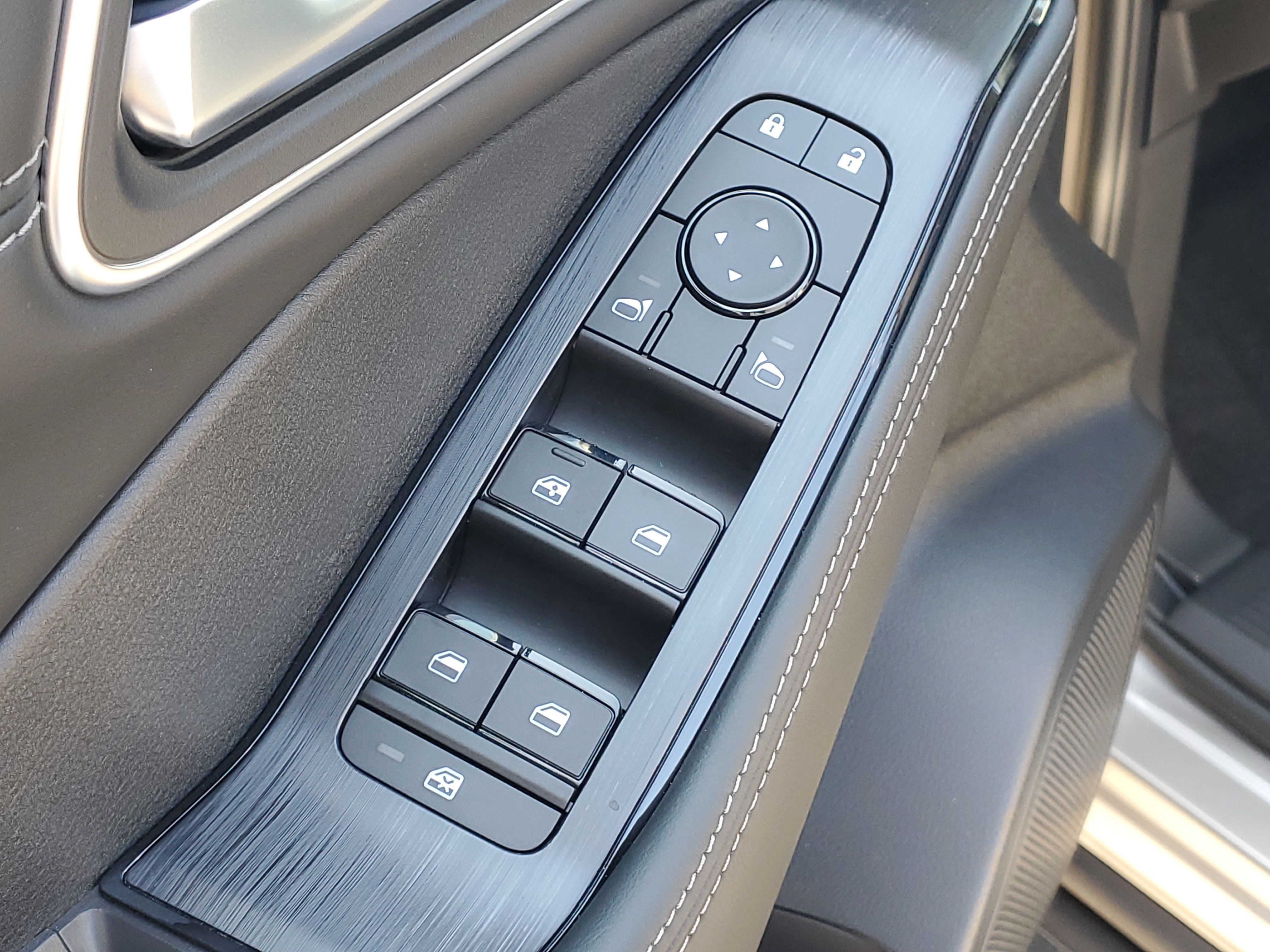 New 2026 Nissan Rogue Platinum AWD/4WD image 24