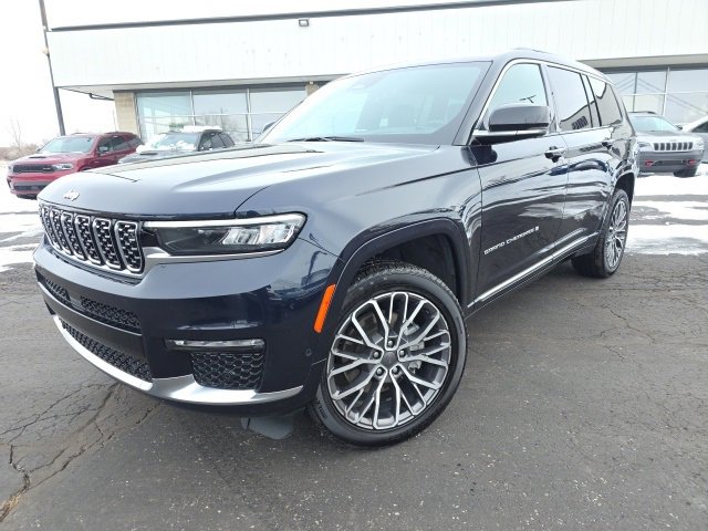 Used 2024 Jeep Grand Cherokee L Summit image 2