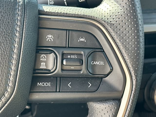 Used 2025 Toyota 4Runner SR5 AWD/4WD image 27