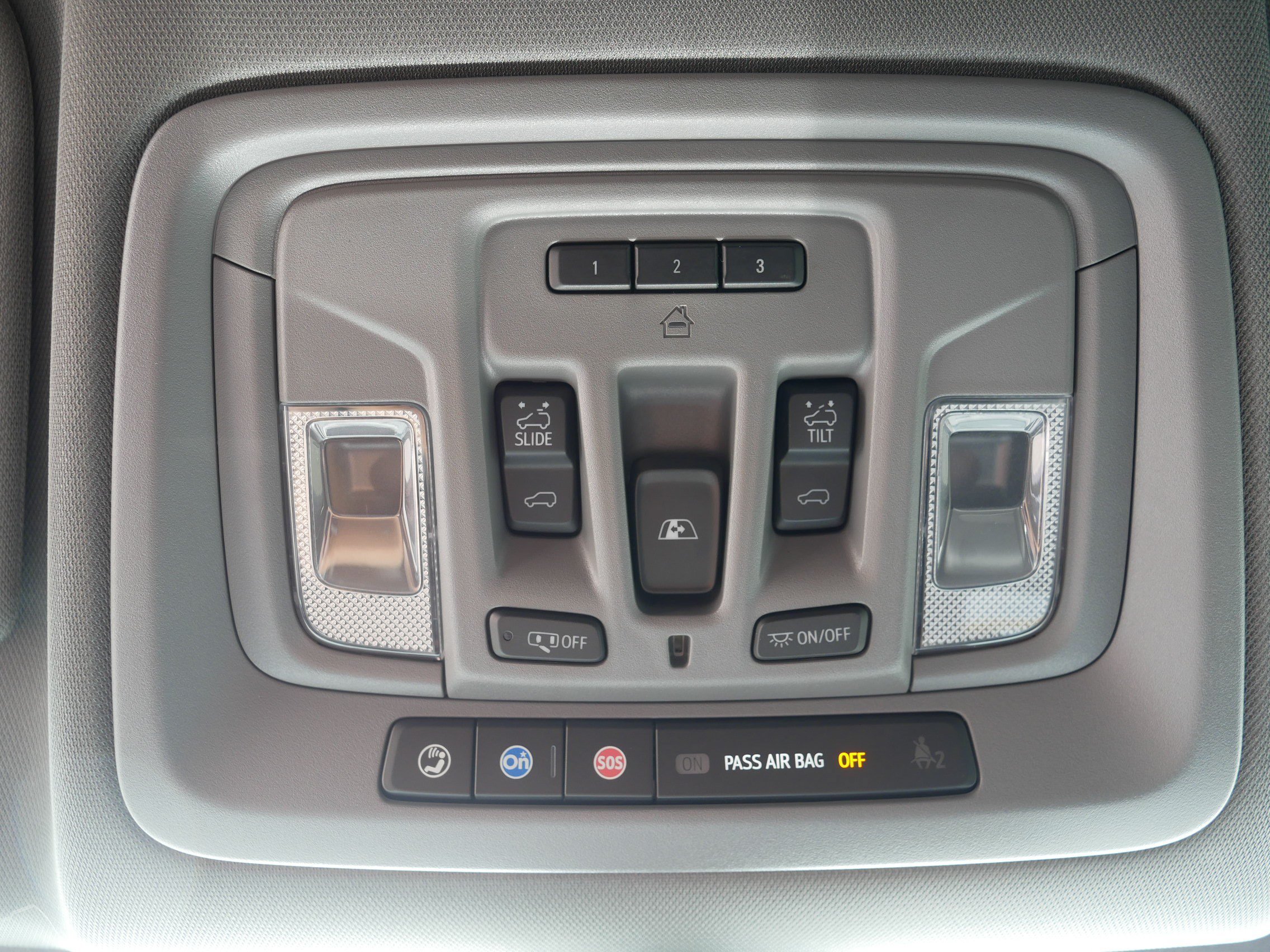 Used 2021 Chevrolet Silverado 1500 LTZ AWD/4WD image 33