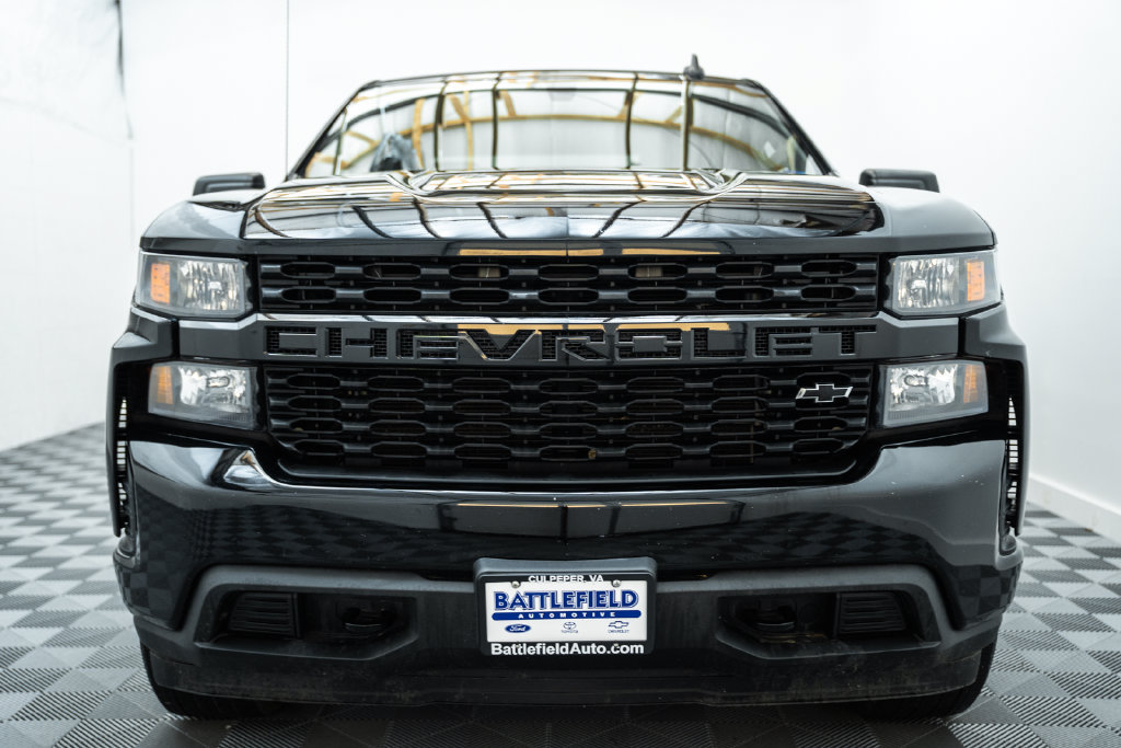 Used 2020 Chevrolet Silverado 1500 Custom w/ Custom Value Package AWD/4WD image 2