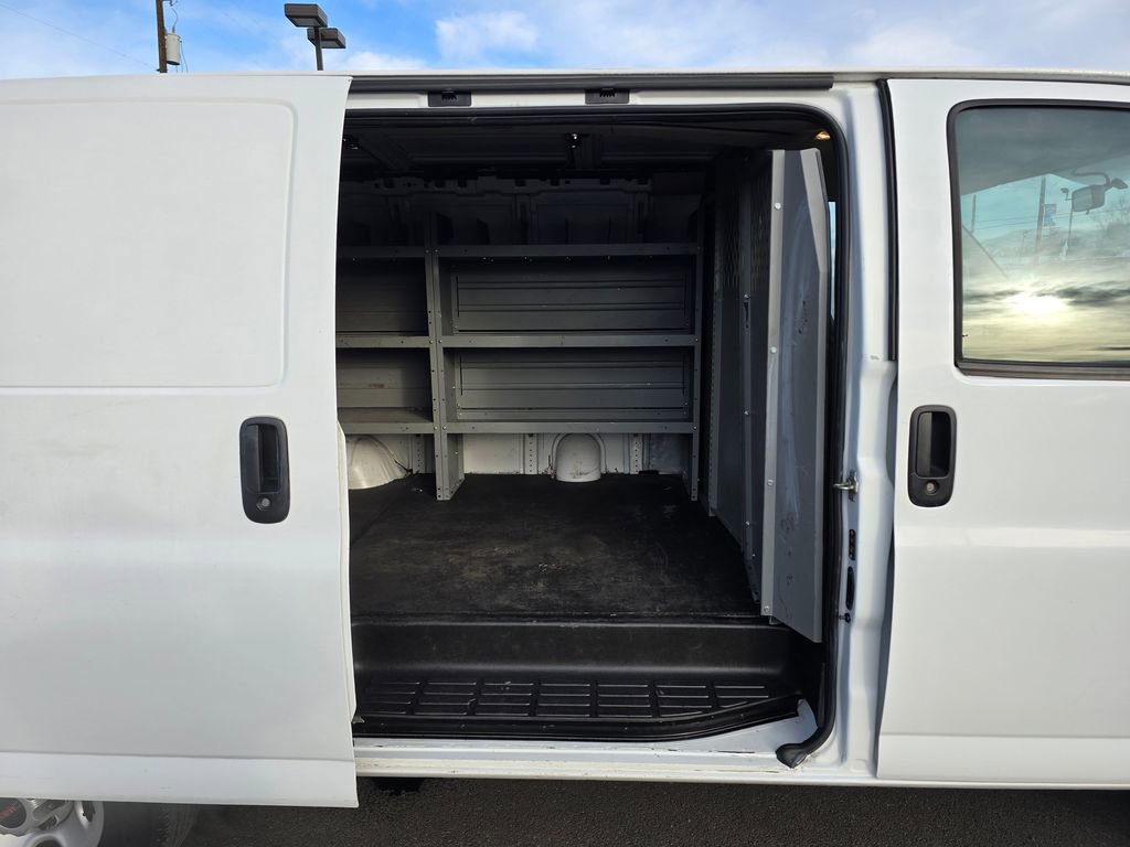 Used 2023 GMC Savana 3500 w/ Driver Convenience Package image 12